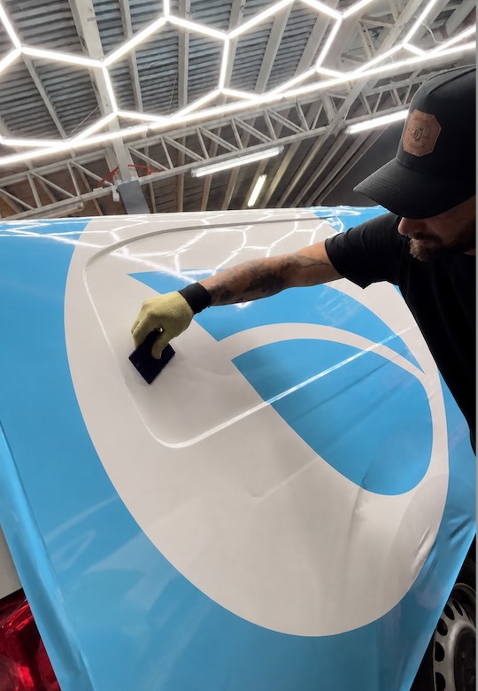 Instalación · Aplicación del vinilo
